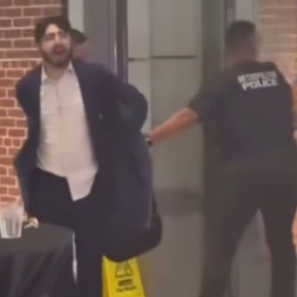 Появи се видео от момента на задържането на предполагаемия убиец