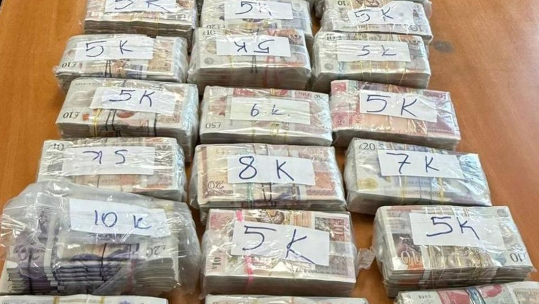 Задържаха недекларирана валута за над половин милион лева на 