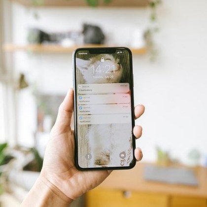 Да се забрани използването на мобилни телефони в училище ако