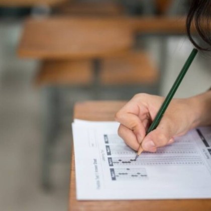 Казуси и въпроси свързани с различни житейски ситуации бяха включени