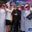 Шейхове пристигнаха на бал в Пловдив, абитуриенти си появиха с бетоновоз и кран СНИМКИ