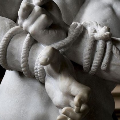 Италианец държан против волята си и измъчван в апартамент в