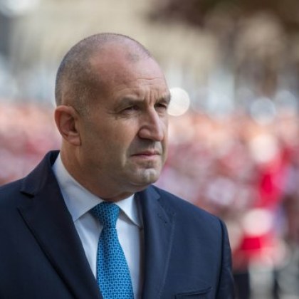 В Благоевград тържествата започнаха от двора на Националната хуманитарна гимназия