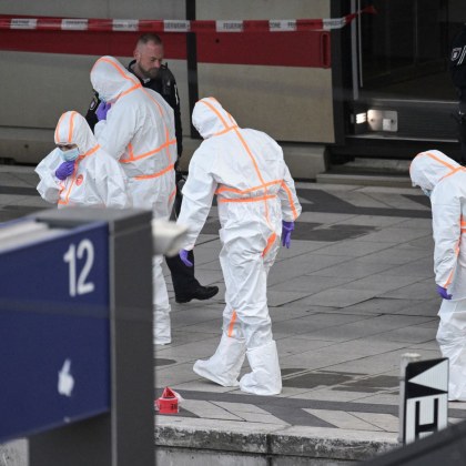 17 души са ранени при нападението с нож на централната