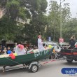 Лодка, шейхове и много смях: Атракция на абитуриентския бал в Пловдив СНИМКИ