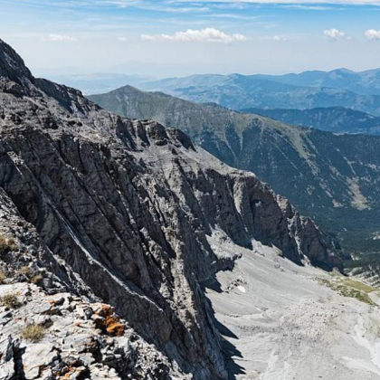 Четиричленно българско семейство беше спасено рано тази сутрин след като