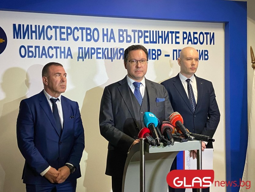 Митов назначи проверка за абсурдната обществена поръчка за икони