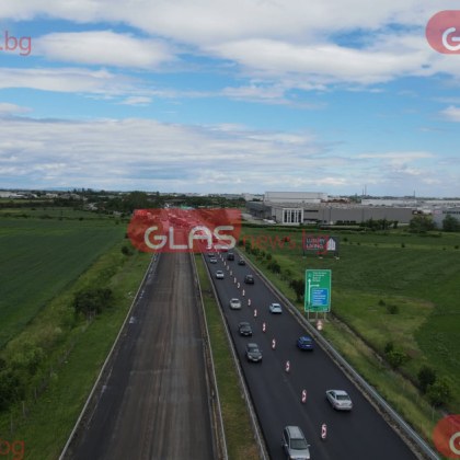 Водачите на моторни превозни средства пътуващи по направлението София –