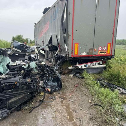 Инцидентът станал вчера на пътя между Бяла Слатина и Кнежа