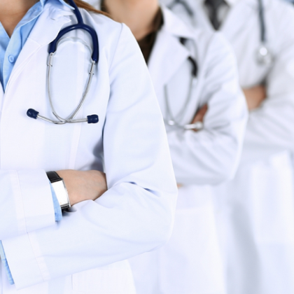 Млади лекари и медицински сестри излизат на протест Те настояват