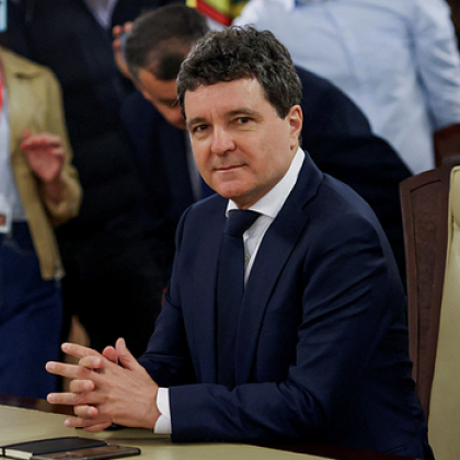 Центристът Никушор Дан който спечели президентските избори в Румъния положи