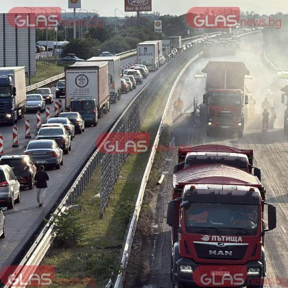 Напълно е спряно движението по АМ Тракия край Пловдив а
