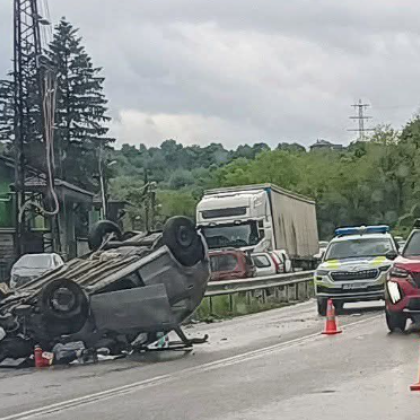 Тежка катастрофа стана днес до София Лек автомобил е катастрофирал