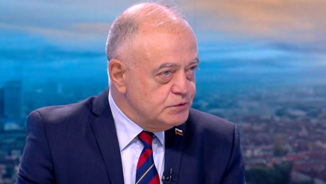 Атанас Атанасов: Радев работи като обикновен руски трол
