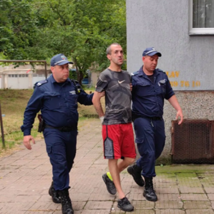 Екшън в кв Здравец Изток в Русе се разигра днес около