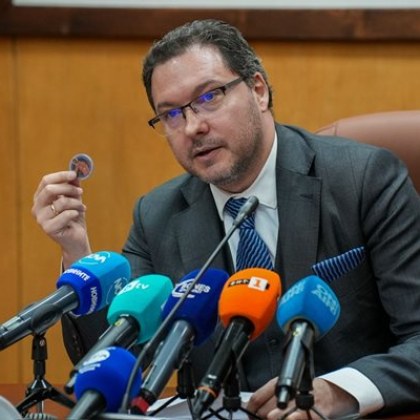 Министърът на вътрешните работи Даниел Митов показа иконите на Бойко Рашков Припомняме