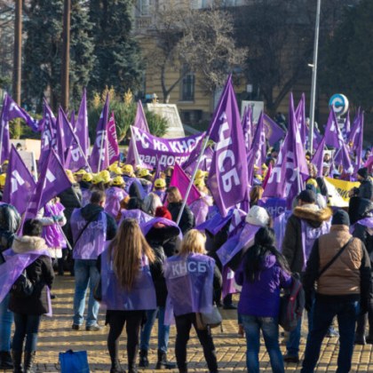 Синдикатите в готовност за протести заради ниско заплащане в няколко сектора От