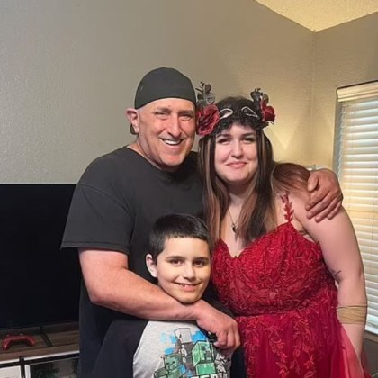 Ужасяваща семейна трагедия разтърси град Броукън Ароу Оклахома където 58 годишният