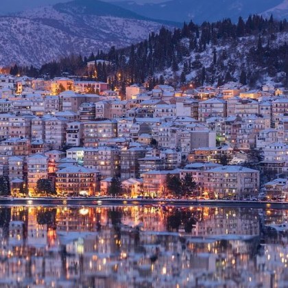 На фона на задълбочаващата се жилищна криза в Гърция правителството