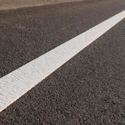 Заради полагане на хоризонтална маркировка е ограничено движението в посока