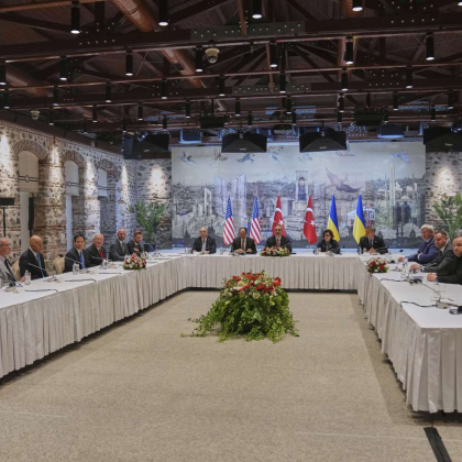 Руска делегация е заминала за мирни преговори в Турция съобщава