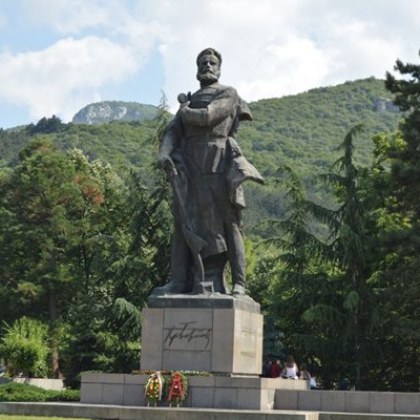 С митинг заря тази вечер във Враца отбелязват 149 aта годишнина от