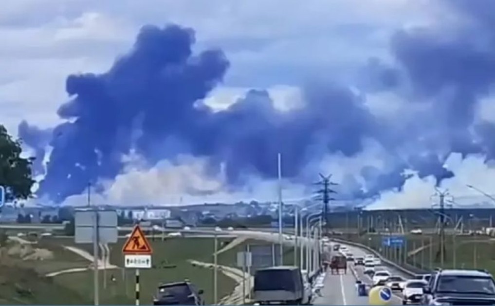 Първо сателитно изображение, илюстриращо унищожаването на самолети на летище Белая