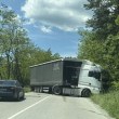 Тежка катастрофа край Горни Окол: сигнал за загинал, трафикът е отклонен