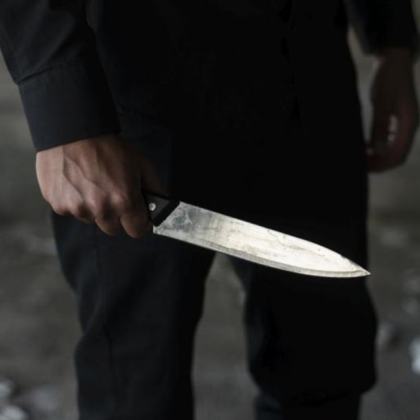 77 годишен дядо е намушкал с нож друг мъж след скандал