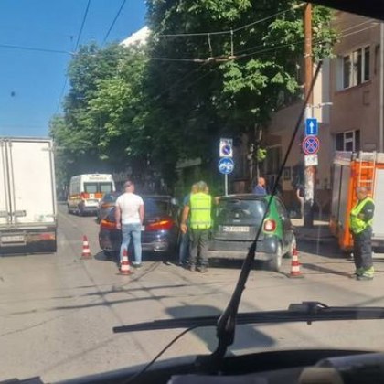 Пътен инцидент затруднява движението в центъра на столицата съобщават граждани