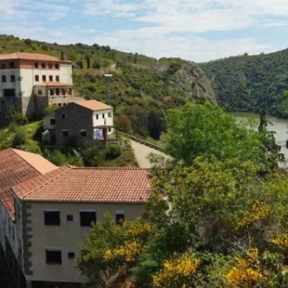 Салто де Кастро построен през 1946 г за работници от