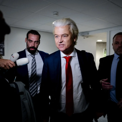 Управляващата коалиция в Холандия се разпадна във вторник след като