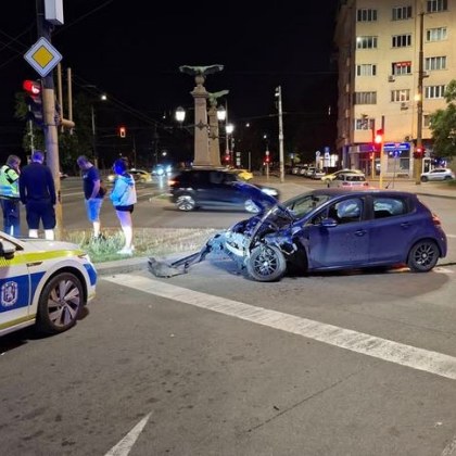 Среднощна катастрофа е станала вчера в столицата алармират граждани Лек автомобил