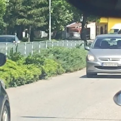 Пловдивчанка се намърда в насрещното на чирпанския булевард СНИМКИ