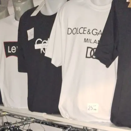 Служители от отдел Икономическа полиция иззеха голямо количество имитиращи стоки