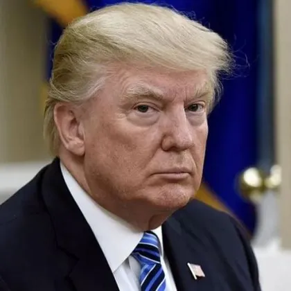 Президентът на САЩ Доналд Тръмп намекна в четвъртък че може