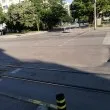 Пропадане на пътя принуждава шофьори да използват насрещното на столична улица СНИМКИ