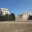 Русия унищожи сградата на администрацията в Херсон СНИМКИ