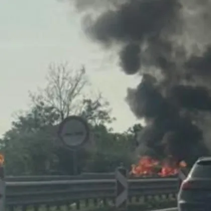 Кола гори на автомагистрала Тракия Инцидентът е в района на