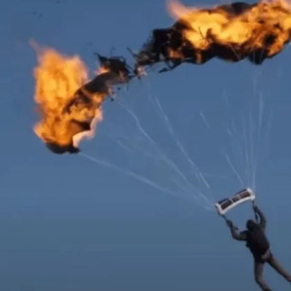 Том Круз стана рекордьор благодарение на смел каскадьорски номер който