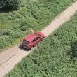 Градинките не са пътища: Шофьор с неясни действия в Пловдив ВИДЕО