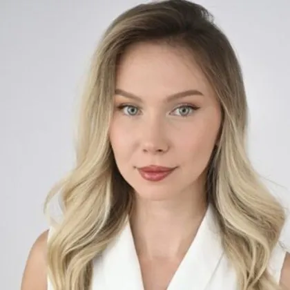 Ботулиновата кралица Арина Осипова изкарала 2-ки на изпитите