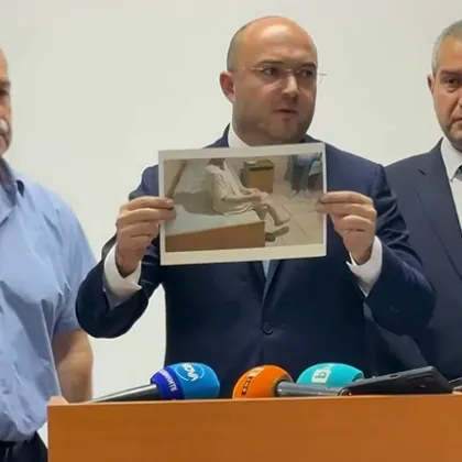 Възрастни хора с психически заболявания в тежко състояние са държани