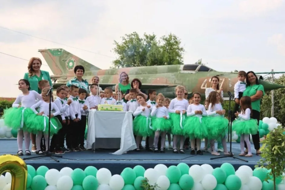С тричасов празничен концерт ДГ "Детелина" в Строево отбеляза 60-годишен юбилей