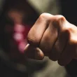Непълнолетни пребиха мъж в парк, дядо е нападнат и ограбен на улицата