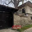 Царският дворец в град Баня е обявен за продажба