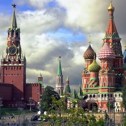 Публично руският президент Владимир Путин заявява че приятелството между Русия