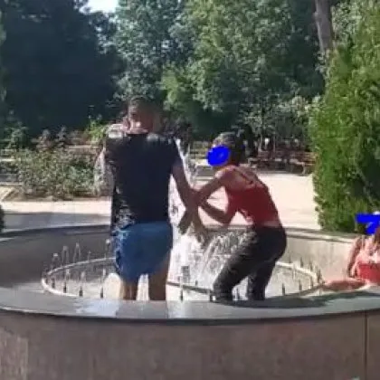 Деца "превзеха" шадраван, разгневиха Мрежата ВИДЕО