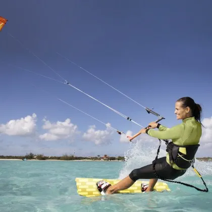 Българка загина докато се наслаждава на кайтсърф на остров Родос