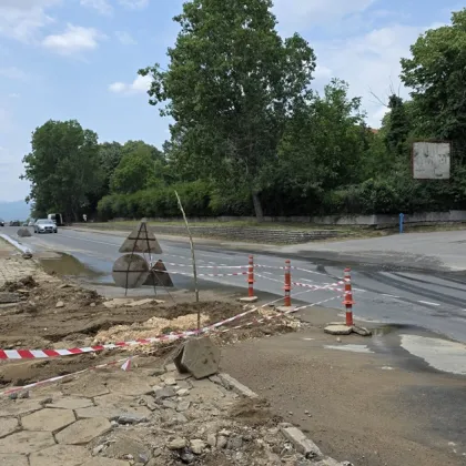 Аварията със спукания водопровод на главната улица Иван Вазов в